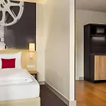 Vienna House Easy by Wyndham München City West Olympiapark