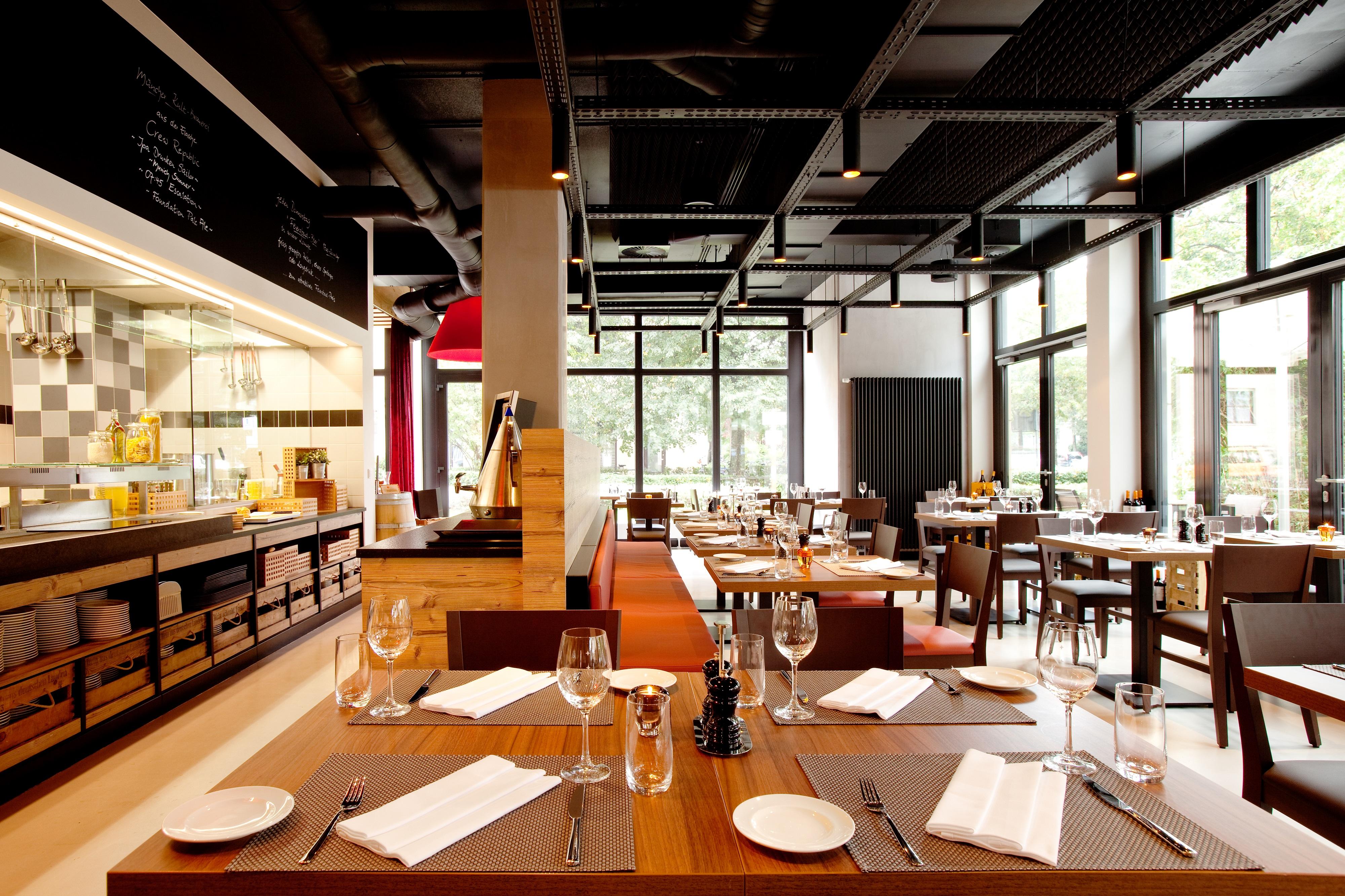 Hotel Vienna House Easy By Wyndham West Olympiapark 4*