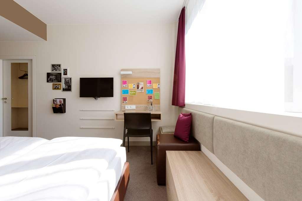 Vienna House Easy By Wyndham West Olympiapark Hotel 4*
