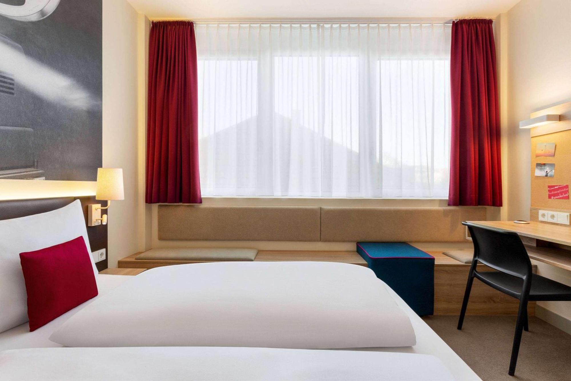 Vienna House Easy By Wyndham West Olympiapark Hotel 4*