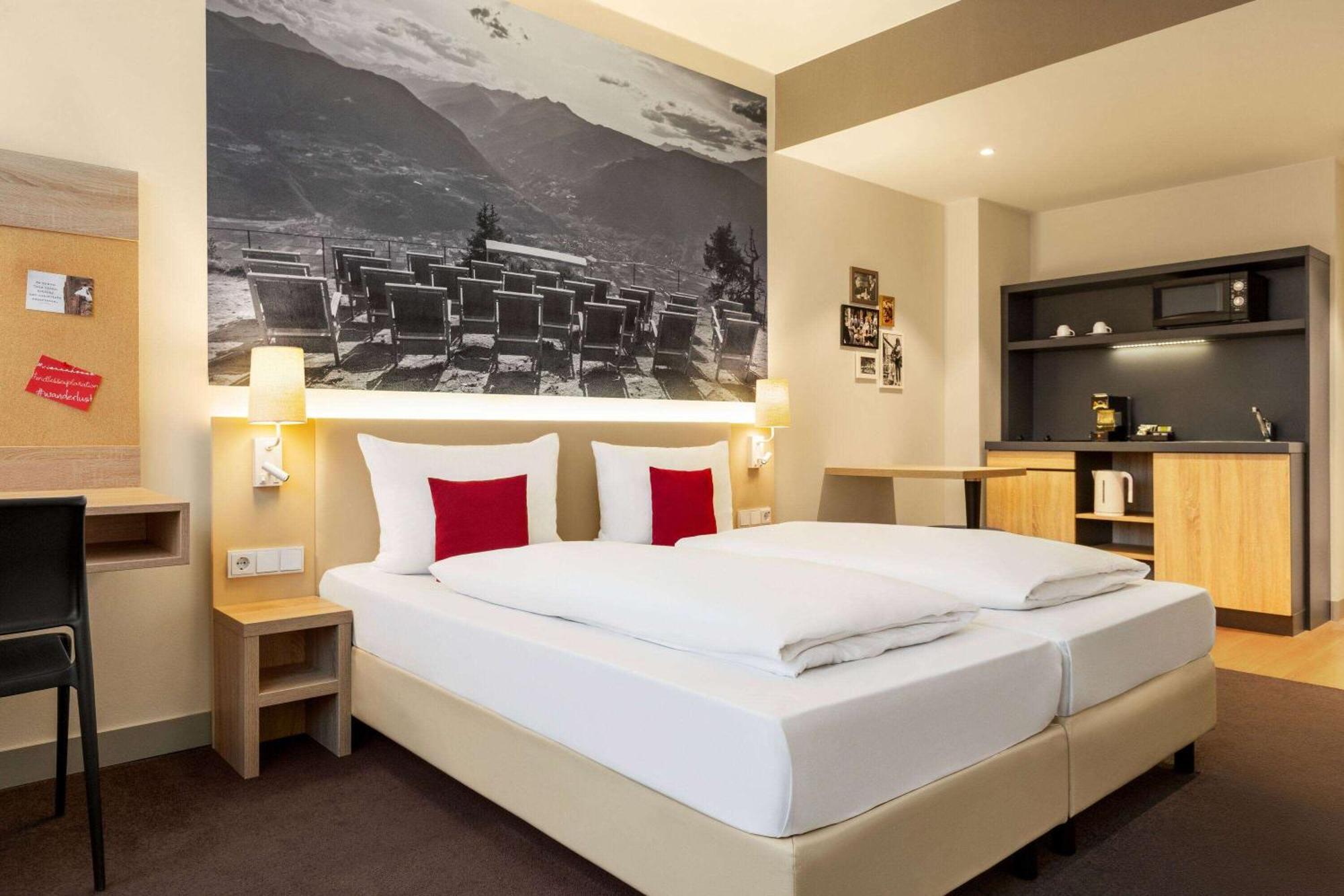 Vienna House Easy By Wyndham West Olympiapark 4*