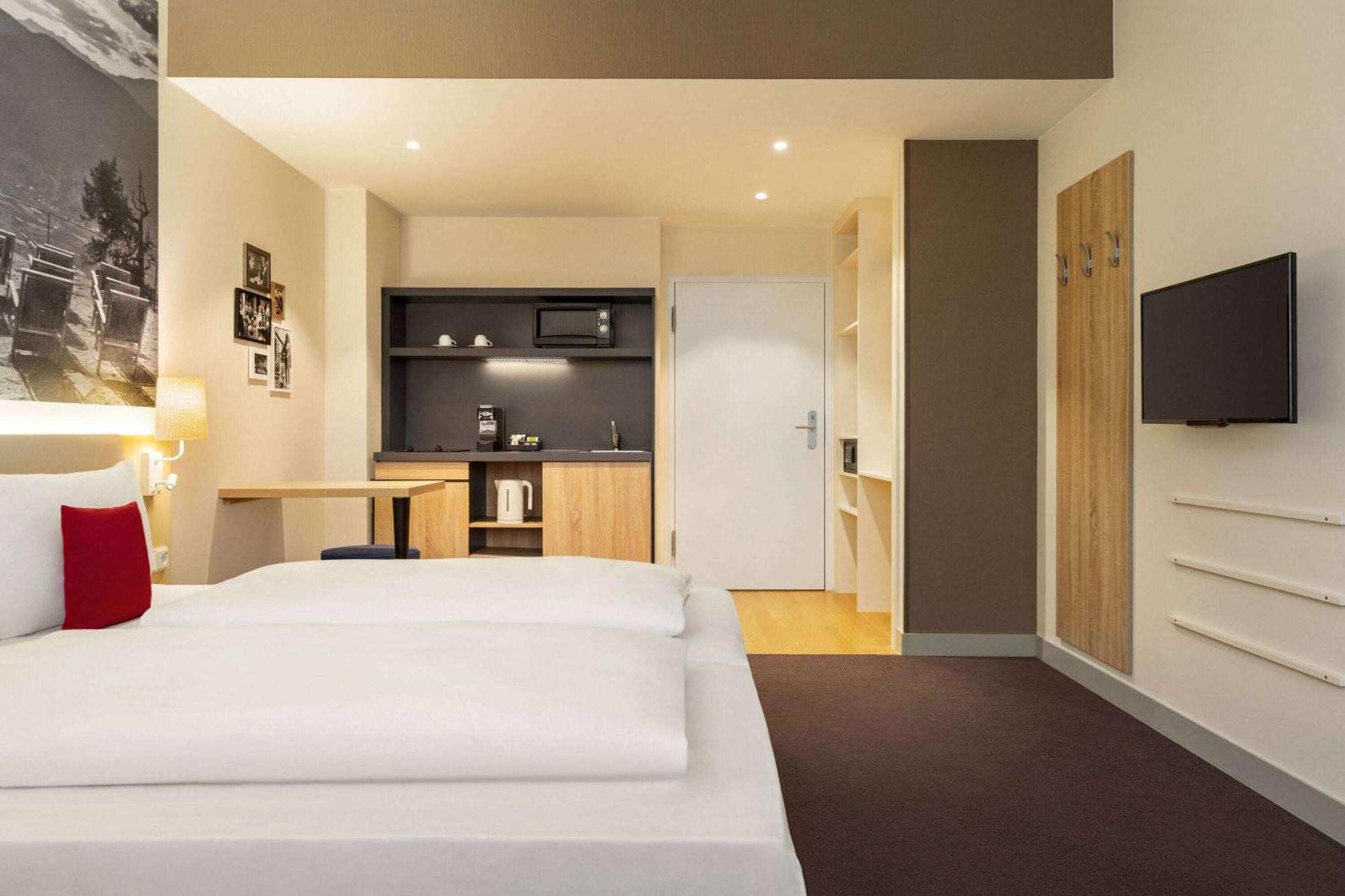 Hotel Vienna House Easy By Wyndham West Olympiapark 4*