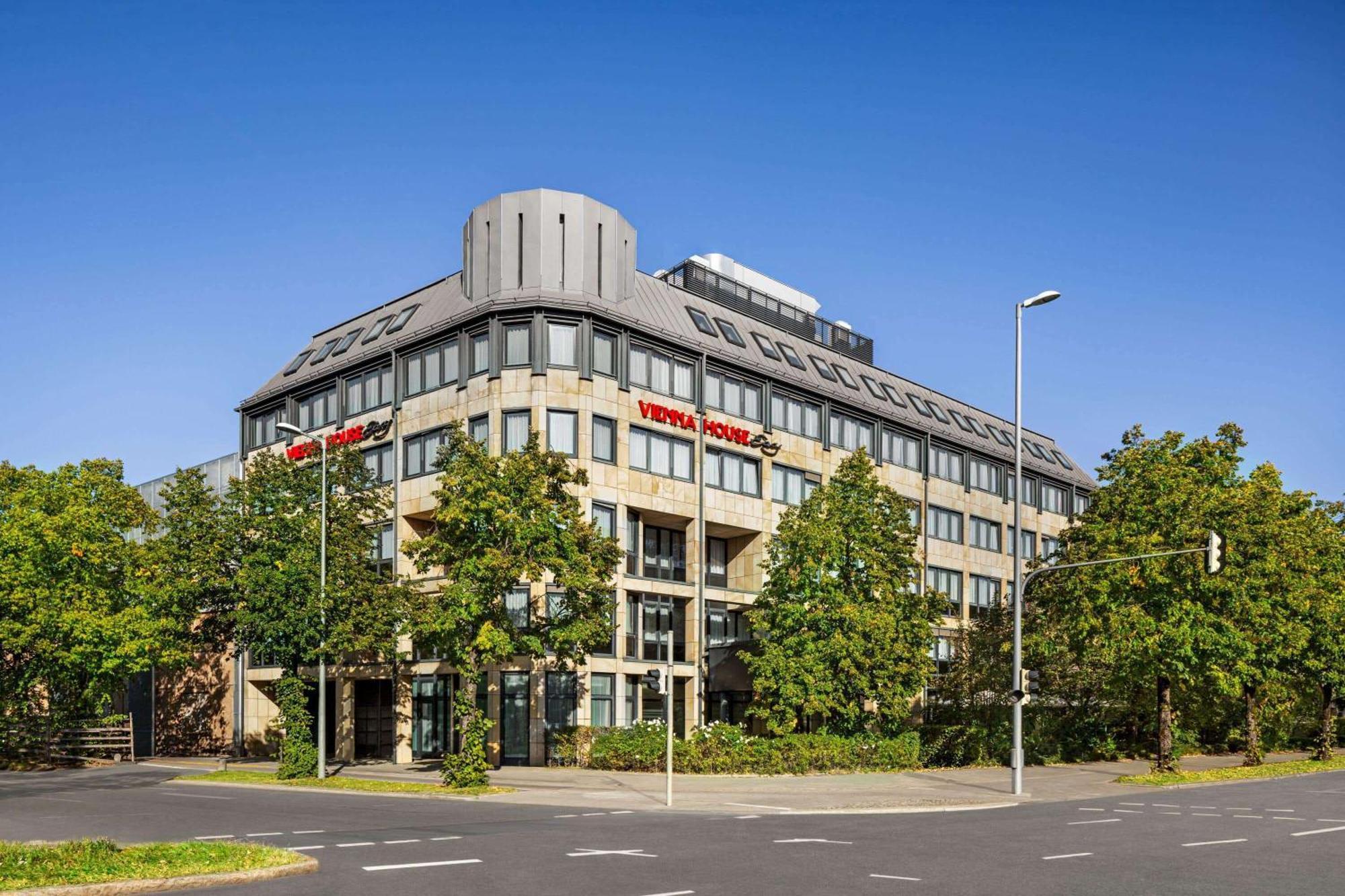 Hotel Vienna House Easy By Wyndham West Olympiapark 4*
